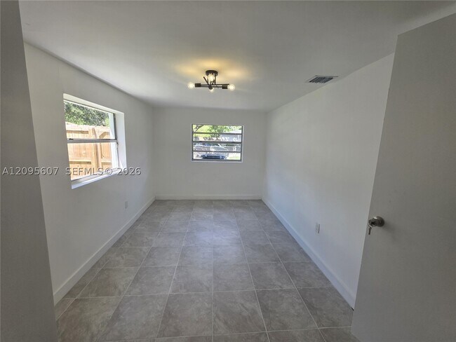 Building Photo - 760 NW 126th St