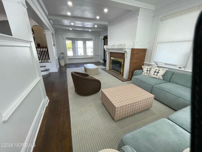 Building Photo - 211 Cedar Ave