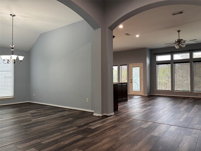 Building Photo - 10902 Brighton Gardens Dr