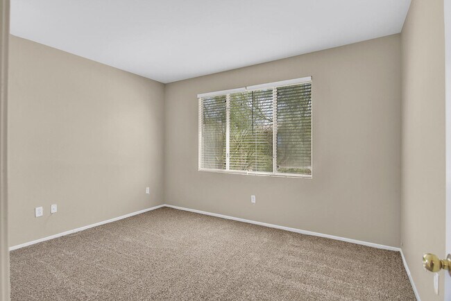 Building Photo - 2900 Sunridge Heights Pkwy