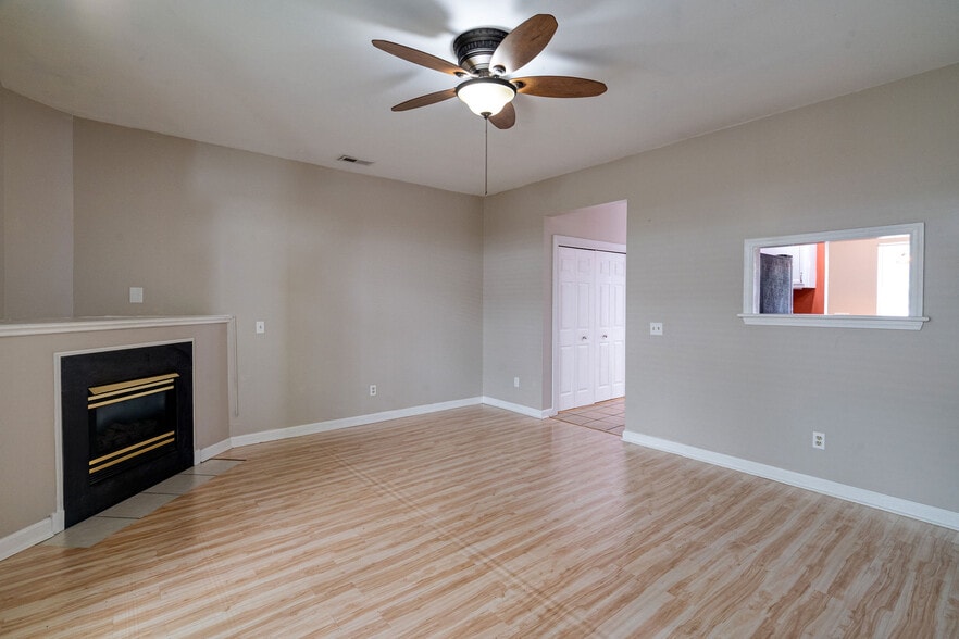 Building Photo - 5813 Wrightsville Ave