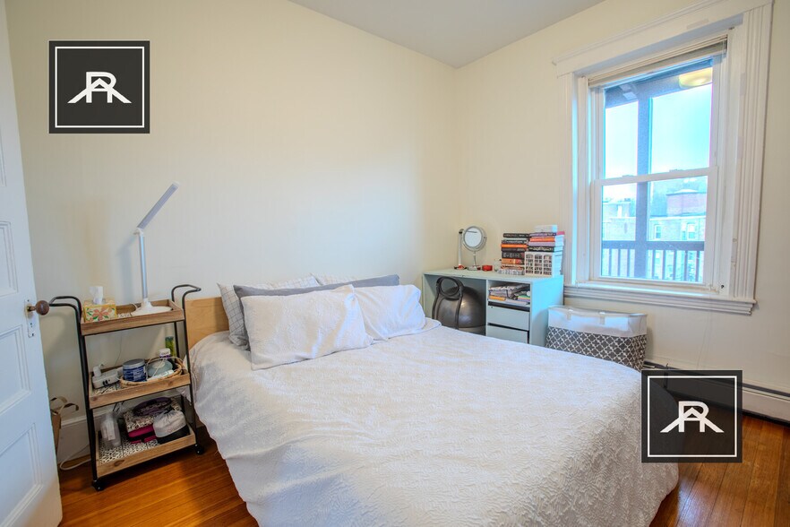 Building Photo - 256 Aspinwall Ave