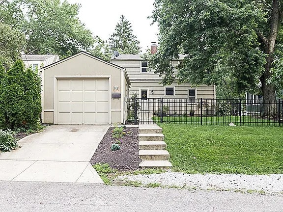 Garage and entry from Hardy Way - 224 Colonial Ave