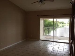 Building Photo - ***HUNTINGTON LAKES *** CONDO*** ANNUAL***...