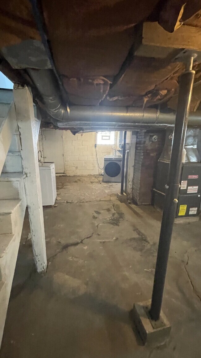 Building Photo - Discover Potential: Prime Location for Your Next Venture at 410-412 Parker Avenue, Scottdale!