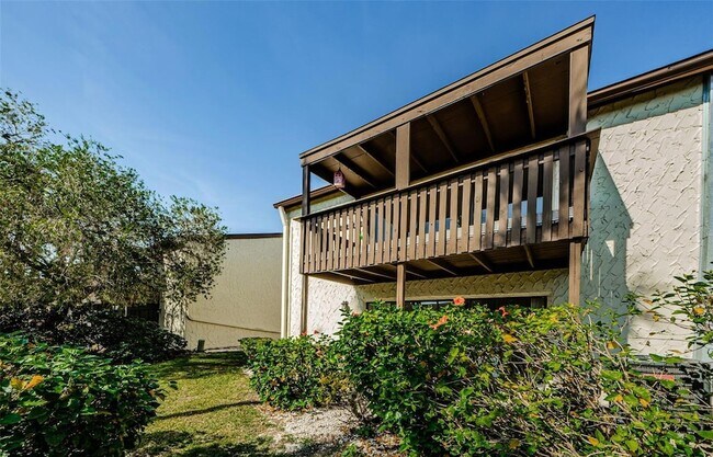 Building Photo - 722 116th Ave N