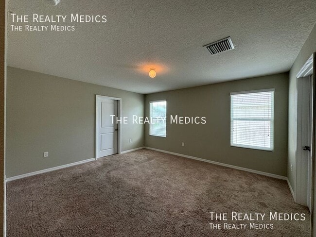 Building Photo - 2327 Ashberry Ridge Dr
