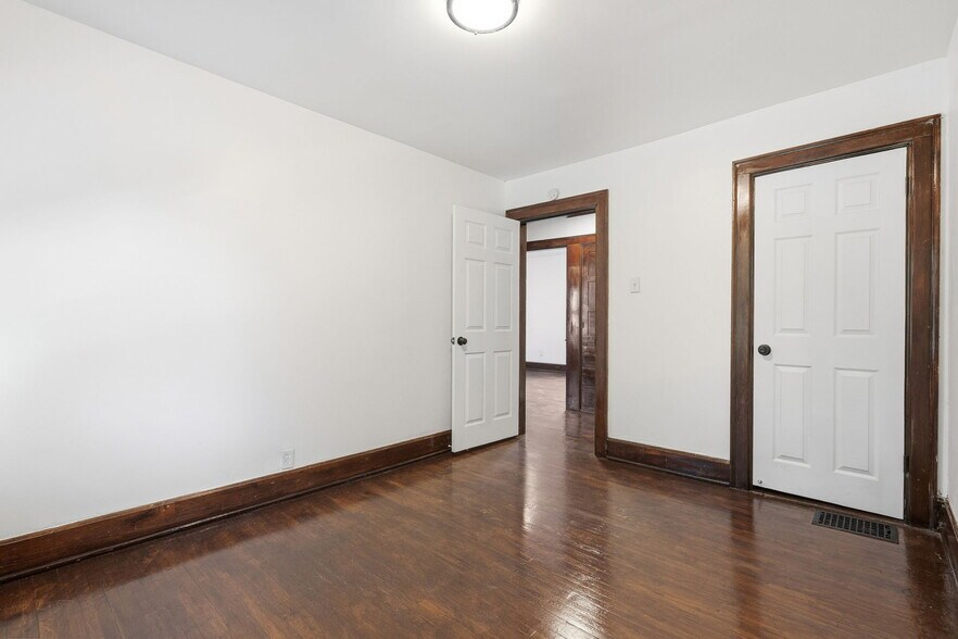 Building Photo - 904 Studer Ave