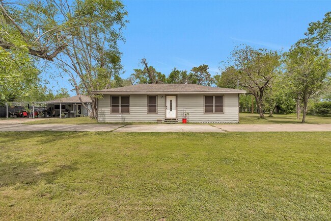 Building Photo - 1725 Strawn Rd