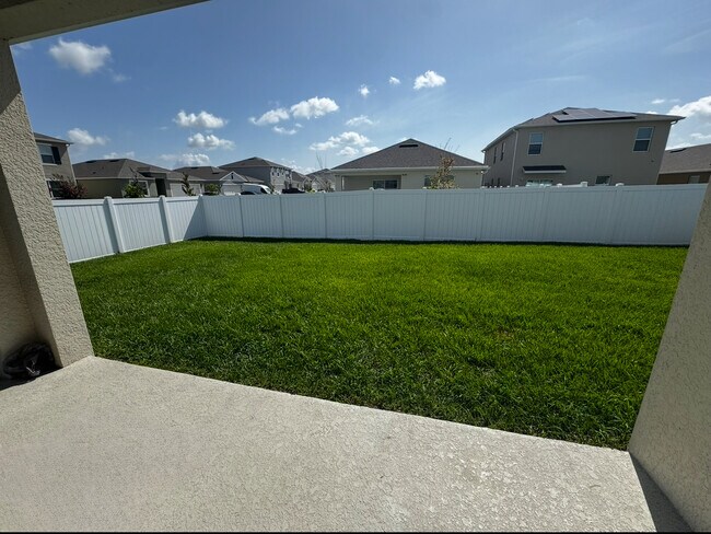 Building Photo - 1567 Barberry Dr
