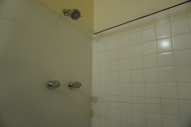 Building Photo - Nice 3 Bedroom West Valley Family Home