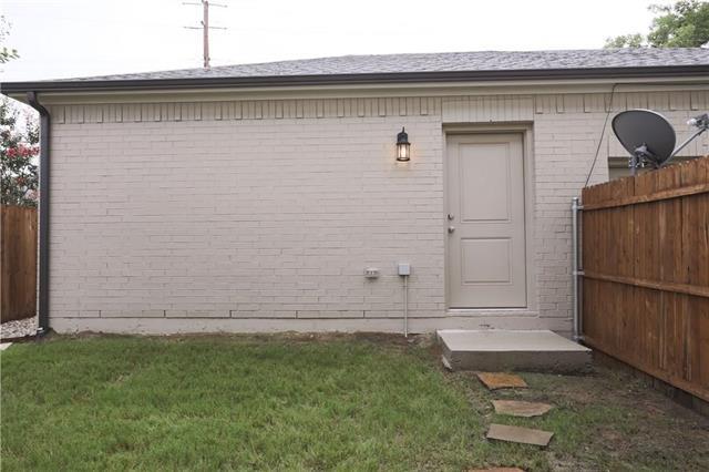 Building Photo - 2607 McCart Ave