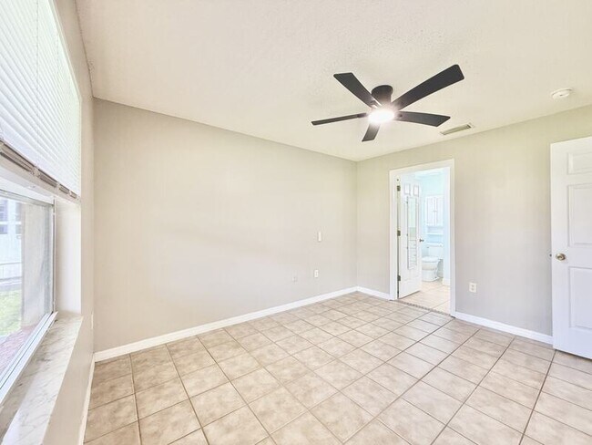 Building Photo - 2140 Mystic Ring Loop