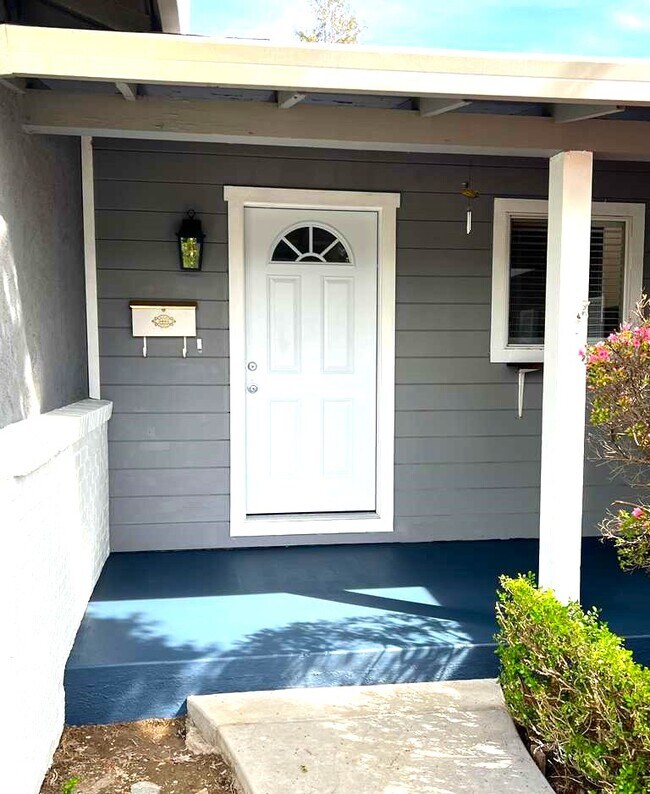 Building Photo - 3736 Orangerie Way