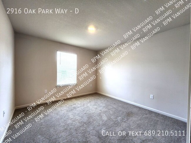 Building Photo - 2916 Oak Park Way