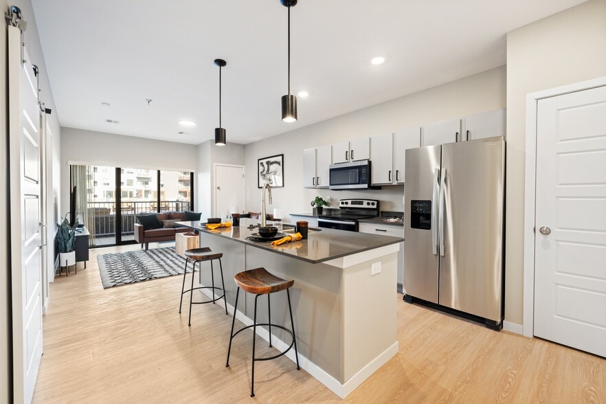 Primary Photo - EagleRidge Plaza Residences