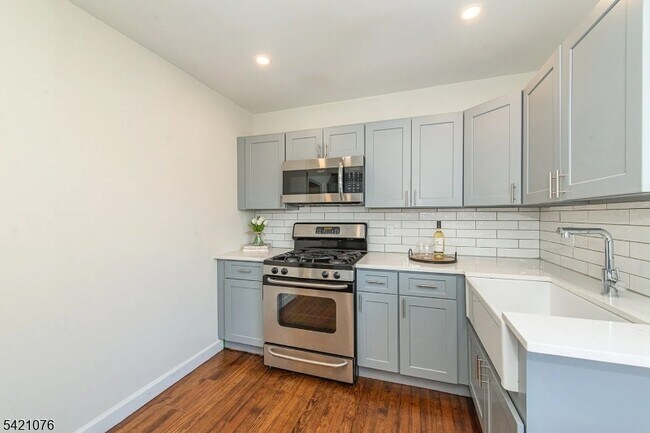 Building Photo - 116 Franklin St