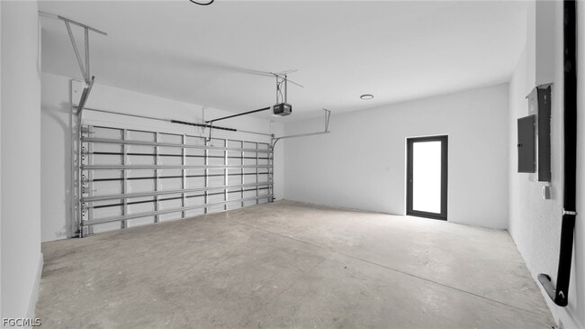 Building Photo - 4989 Fairway Ct