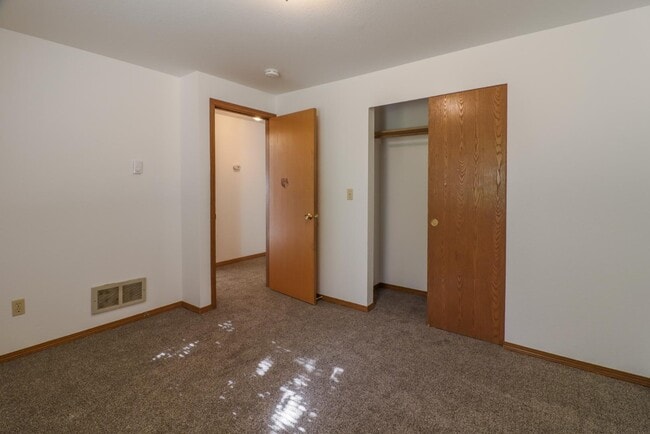 Building Photo - 9240 Mullen Rd SE