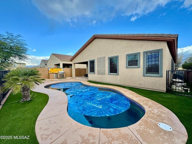 Building Photo - 13743 N High Mountain View Pl