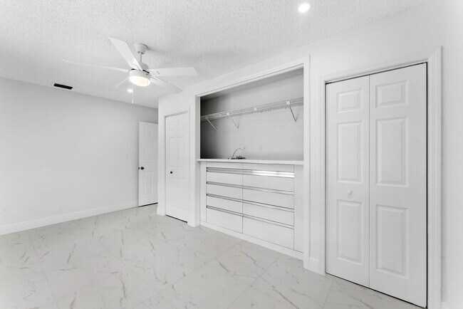 Building Photo - 2244 Quail S Rdg