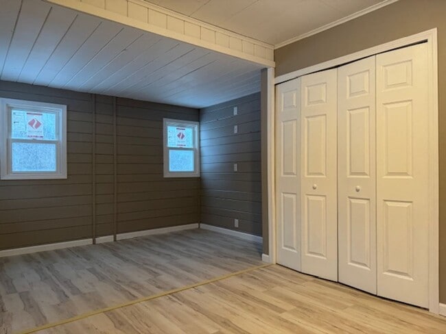 Building Photo - 16 Knightville Dam Road