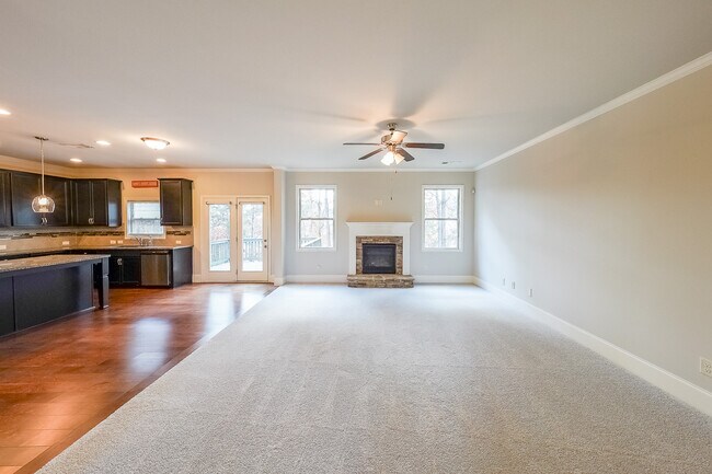 Building Photo - 408 After Glow Smt