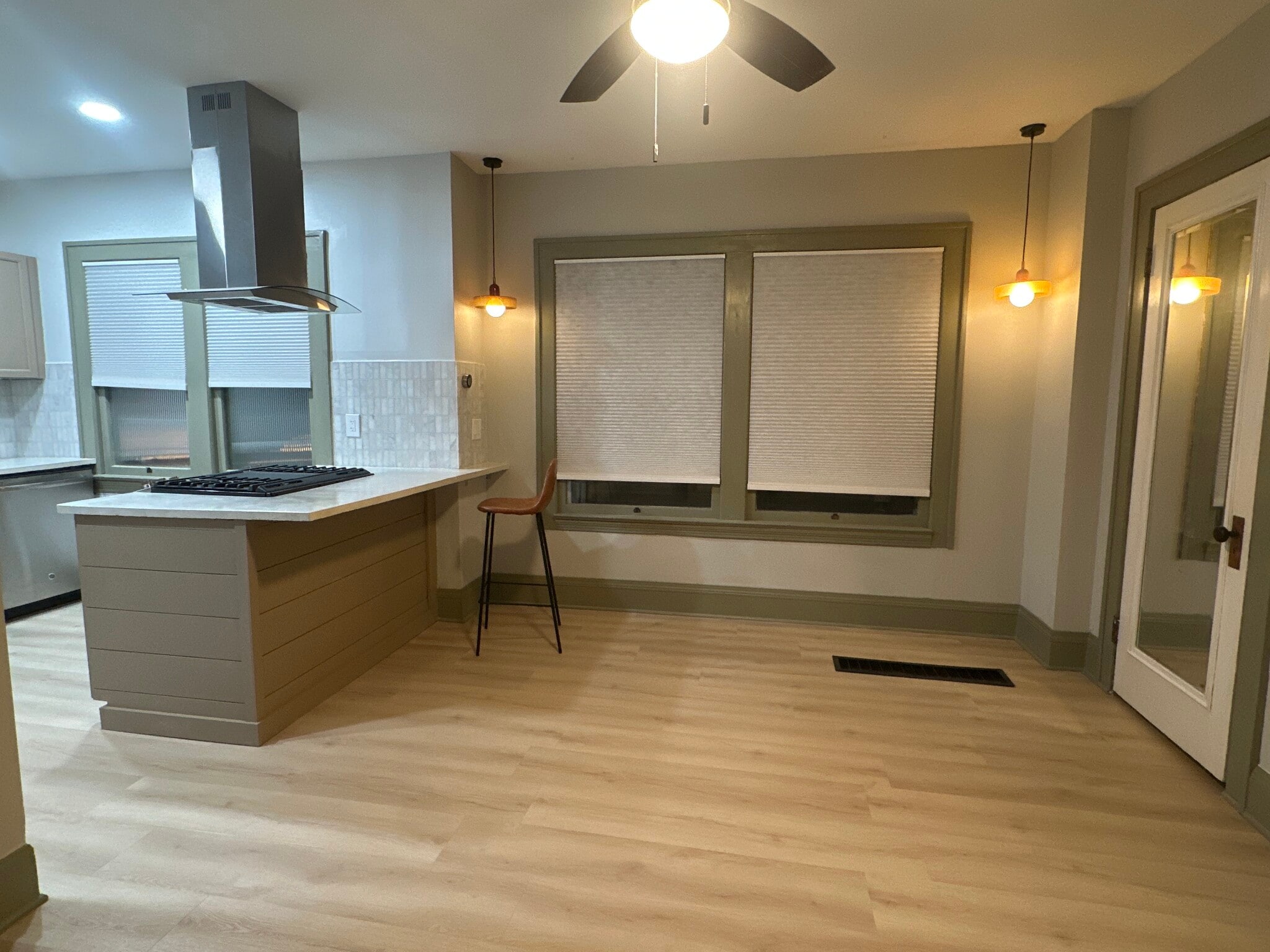 Building Photo - 9205 Clifton Blvd