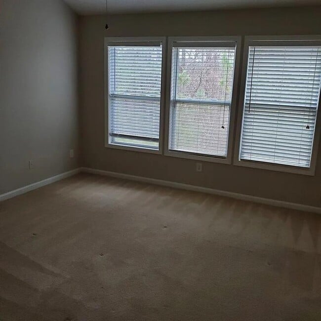 Building Photo - 1584 Park Grove Dr