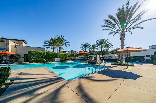 Building Photo - Split level floor plan on a gorgeously upgraded home