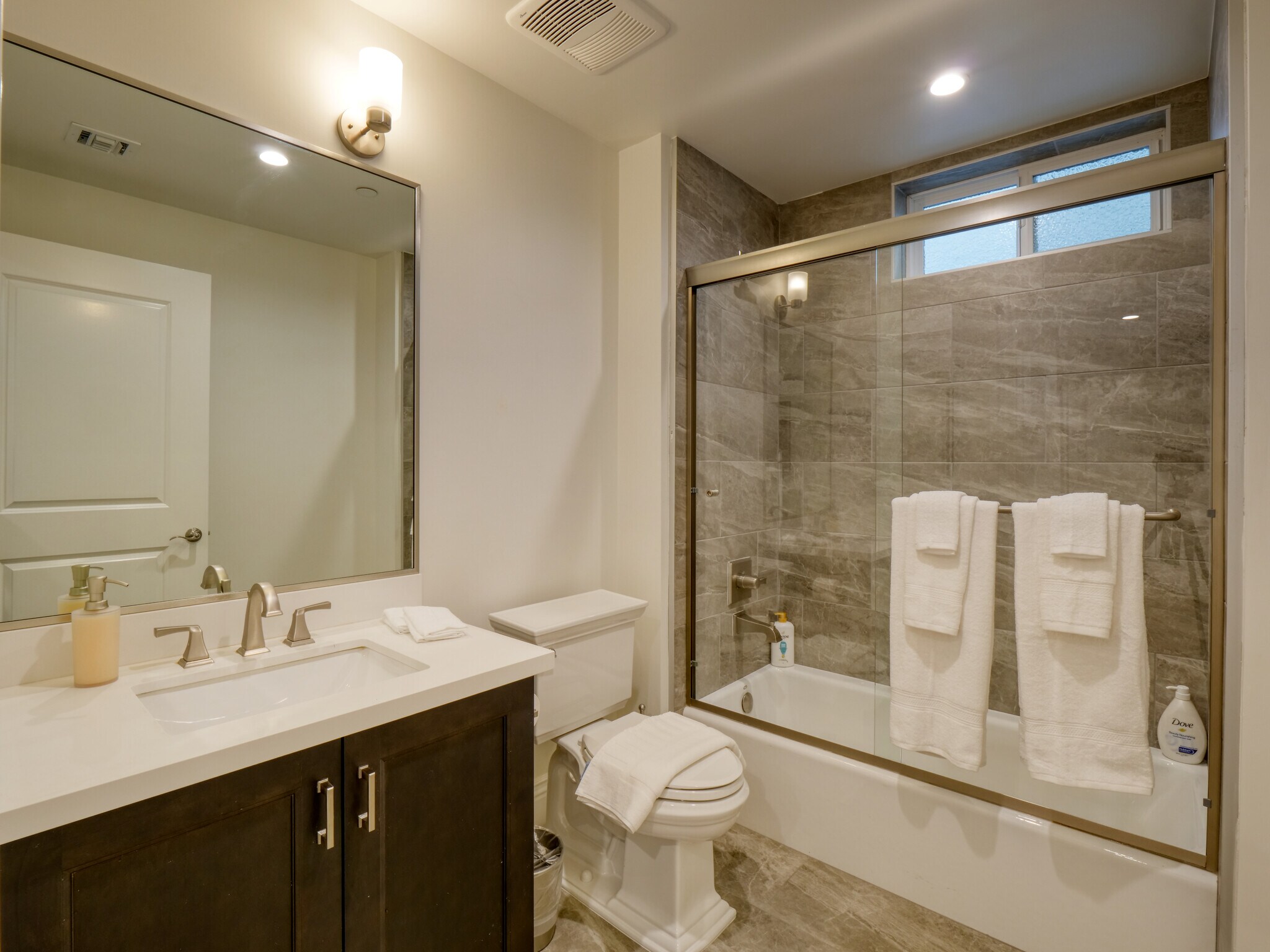 Building Photo - 911 S Shenandoah St