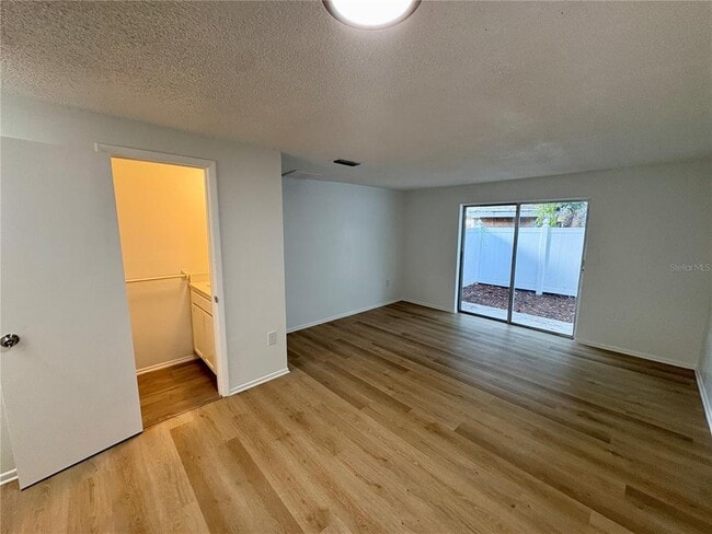 Building Photo - 308 57th Ave Dr E