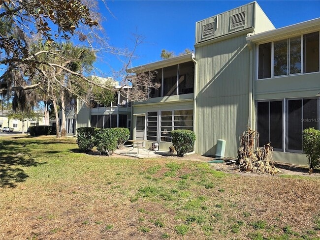 Building Photo - 633 Silver Pass