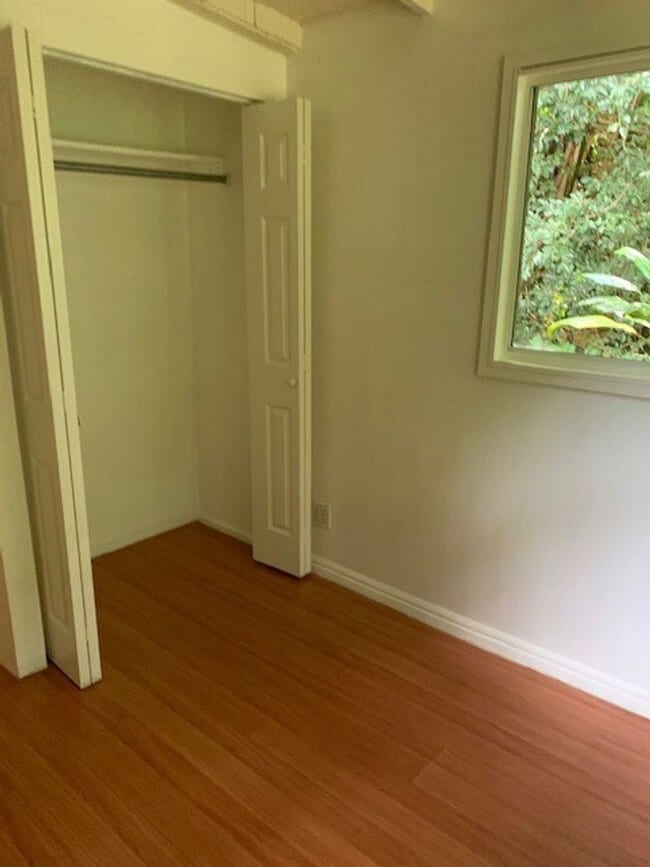 Building Photo - Manoa House - 3 bedroom, 1 bath - Avail now