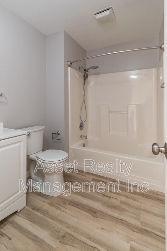 Building Photo - 10432 Fantasy Way