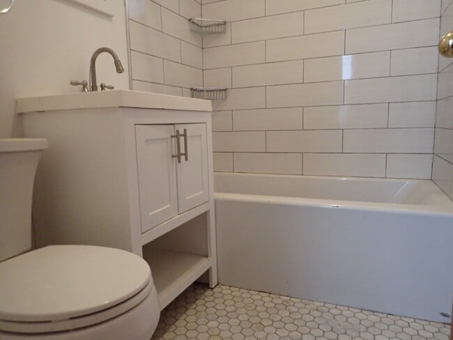 Building Photo - 88 Clermont Ave