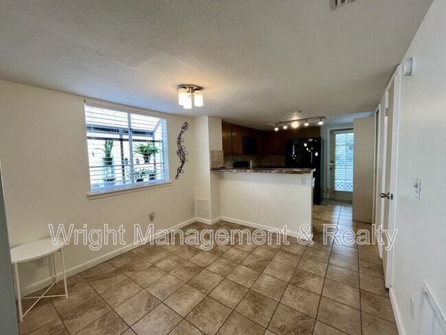 Building Photo - 7618 Colonial Ct