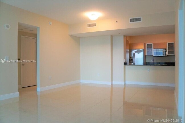 Building Photo - 951 Brickell Ave