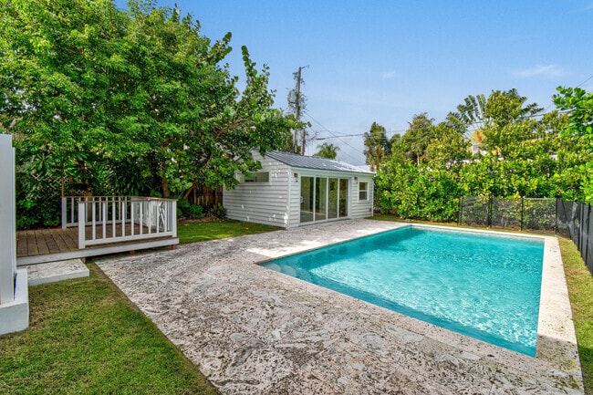 Building Photo - 845 Sunset Rd