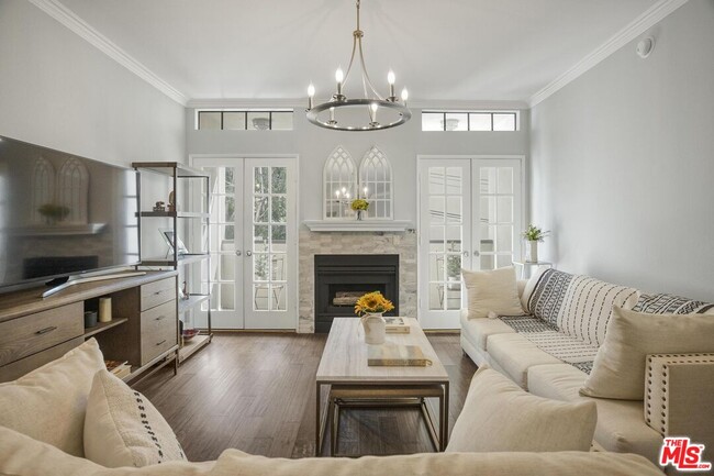 Building Photo - 860 S Lucerne Blvd