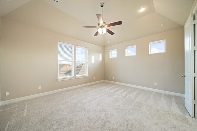 Building Photo - 1250 W 23rd St