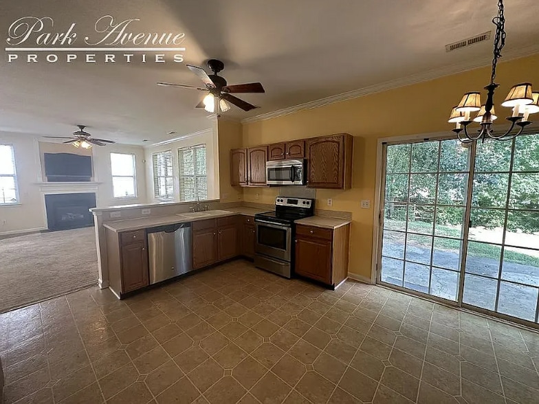 Building Photo - 6300 Gatesville Ln