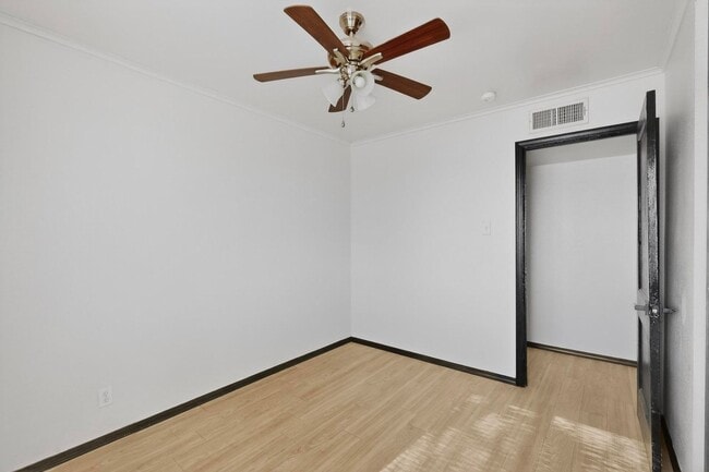 Building Photo - Charming 3 bedroom, 1 bath home in Central East El Paso!