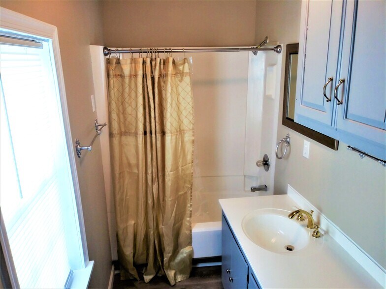 Bathroom - 43 W Baltimore St