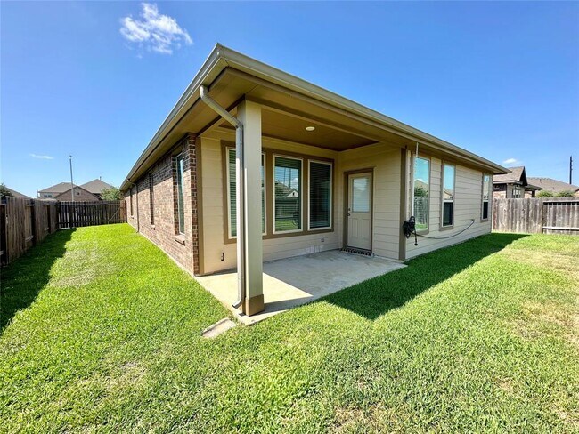 Building Photo - 28707 Forest Pass Ln