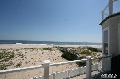 Primary Photo - 733 Dune Rd