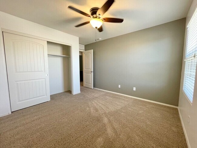 Building Photo - Beautiful 4-Bedroom, 3-Bathroom Home in Goodyear!!