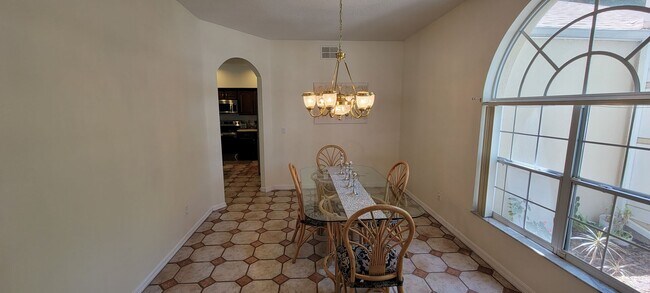 Building Photo - Beautiful 4/3 2 Story Pool Home In Ocoee FL