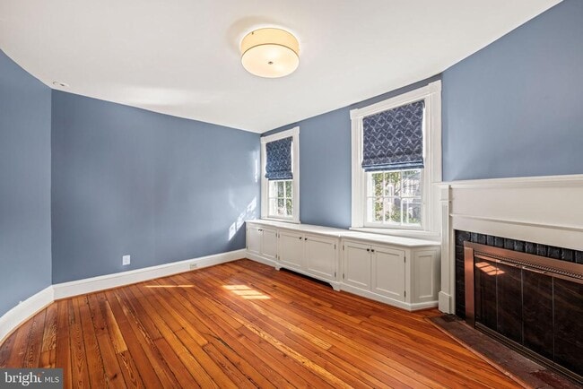 Building Photo - 509 Duke St