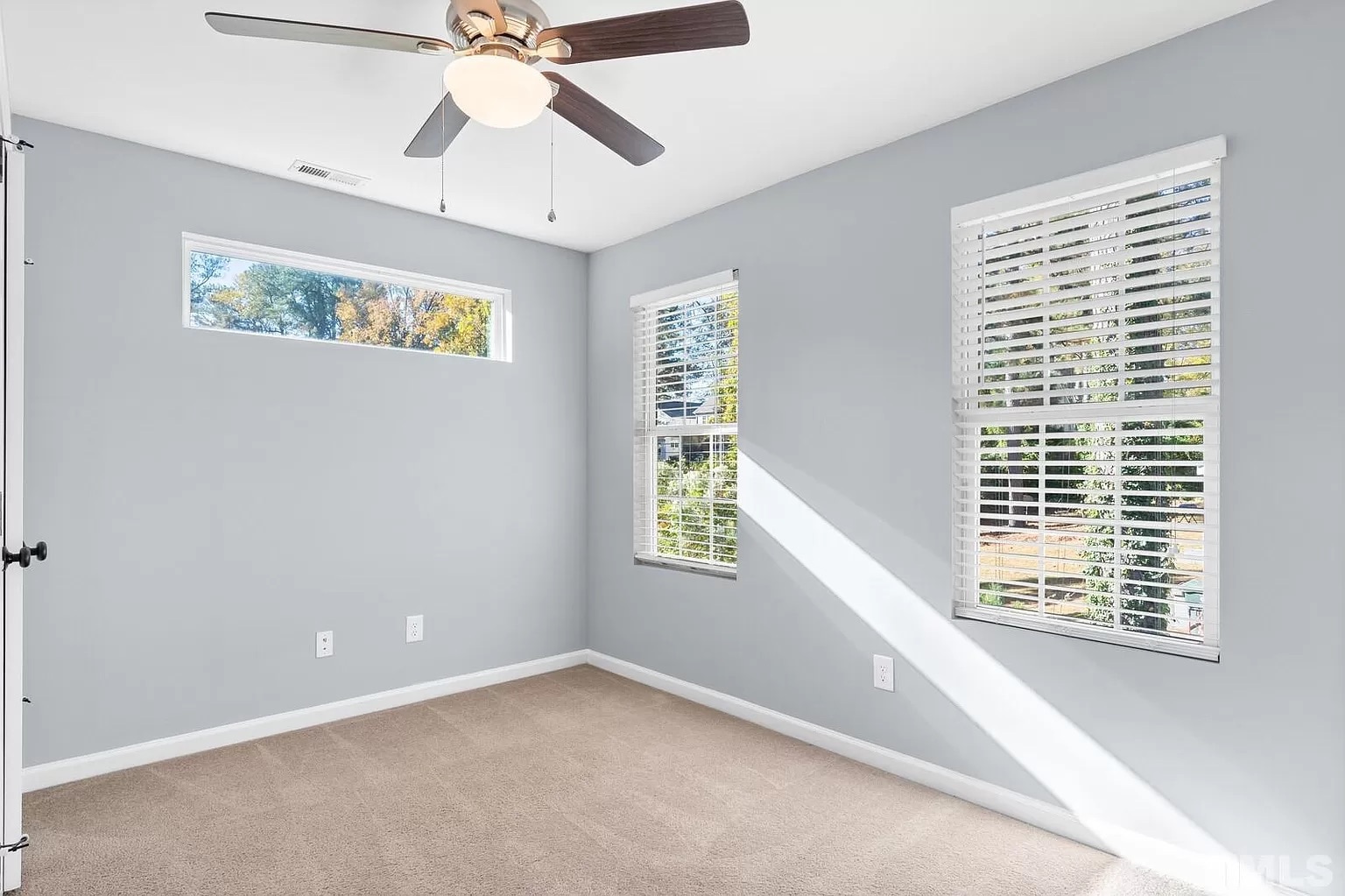 Building Photo - Room in Duplex on Pineland Cir